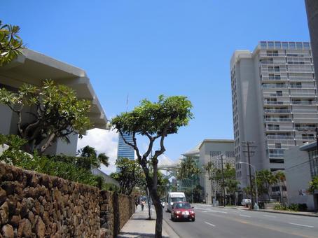 コンベンションセンターへ向かう道路の写真