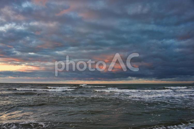 夕暮れの海 夕暮れの海,夕焼け,sunsetの写真素材