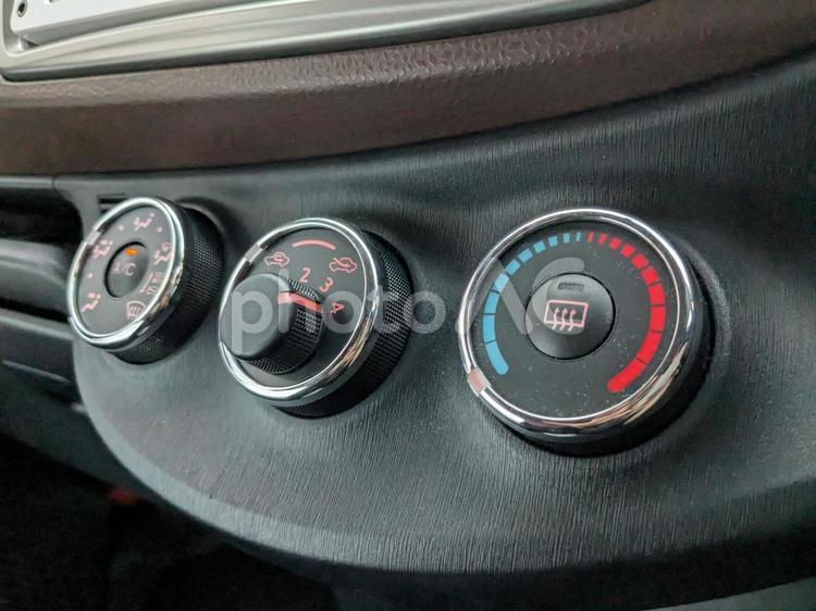 インパネのダイヤル類 エアコン,冷房,暖房の写真素材