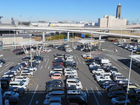 成田空港第一ターミナルの駐車場 成田空港第一ターミナルの駐車場 成田空港,駐車場,第一ターミナルの写真素材