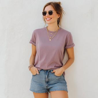 女性のファッションポートレート 女性のファッションポートレートの写真
