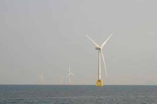 風力発電機 風力発電機 洋上,風力発電機,海洋の写真素材