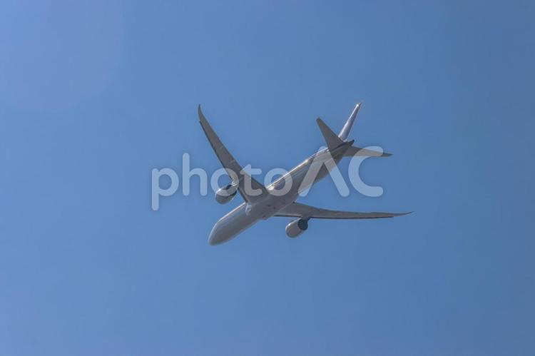 福岡空港、離陸と着陸の交差点を上空から 福岡空港,飛行機,航空写真の写真素材