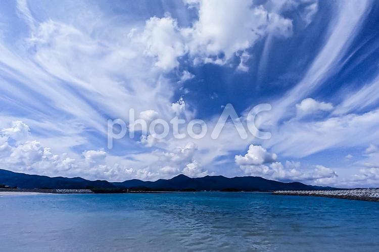 ※＜五島＞夏のさんさん富江キャンプ村の海 青空,海,空の写真素材