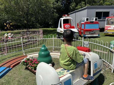 こども遊園地の電車の乗り物 千葉市動物公園,遊園地,電車の写真素材
