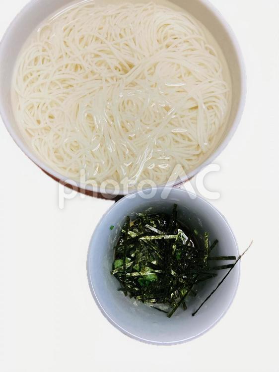 素麺、麺つゆ（きざみのり、ネギ 素麺,そうめん,麺類の写真素材