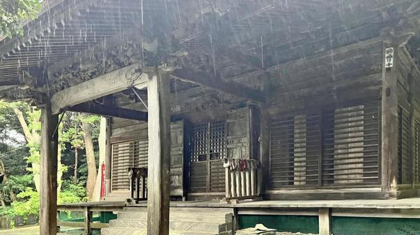 坂東33観音 02番 岩殿寺 雨の観音堂 坂東33観音 02番 岩殿寺 雨の観音堂の写真