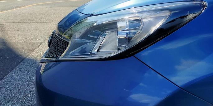 ヘッドライト横から 曇り黄ばみなしクリア ヘッドライト横から 曇り黄ばみなしクリア ヘッドライト,led,黄ばみの写真素材