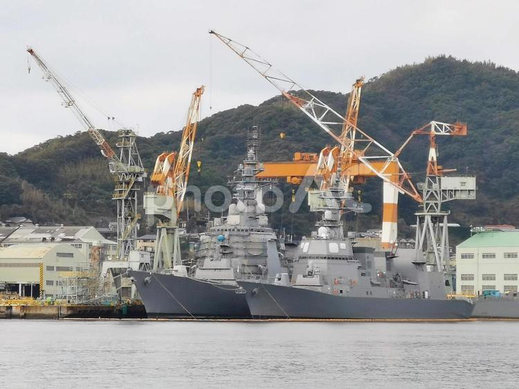 長崎港　海上自衛隊　イージス艦　護衛艦 イージス艦,汎用護衛艦,海上自衛隊の写真素材