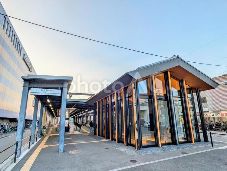 京福電車(嵐電)、北野白梅町駅、駅舎 鉄道,交通,電車の写真素材