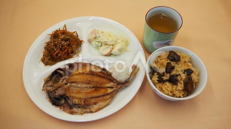 鰺の開き＆きんぴら牛蒡＆ポテトサラダ 鰺の開き,きんぴらゴボウ,ポテトサラダの写真素材