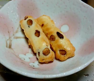 おかき二つ おかき,米菓子,アーモンドの写真素材