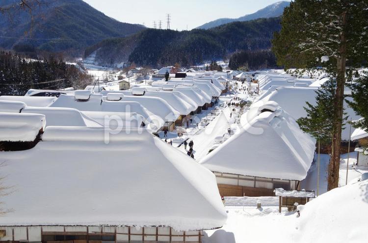 南会津　大内宿の雪景色　パターン1　（福島県南会津郡郷町） 大内宿,宿場,宿場町の写真素材