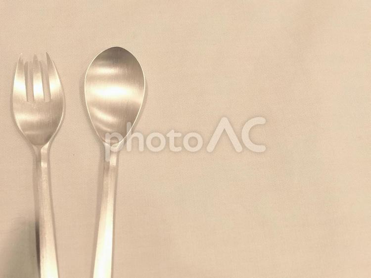 フォークとスプーン　食器　食事　イメージ　フリー素材5 スプーン,フォーク,食器の写真素材