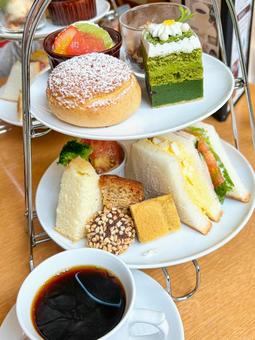 アフタヌーンセット アフタヌーンセット,喫茶店,サラダの写真素材