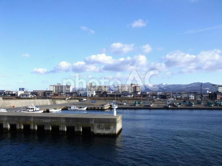 湯の川漁港から眺める港町 湯の川漁港,漁港,海の写真素材