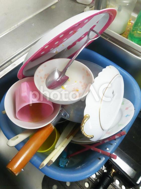 後片付け 食器洗い,洗い物,台所の写真素材