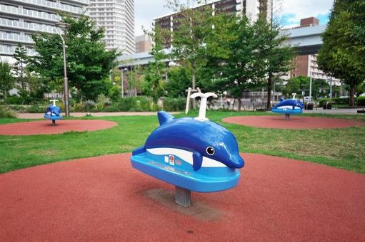 豊洲公園のクジラの遊具 豊洲公園,豊洲パークブリッジ,遊具の写真素材