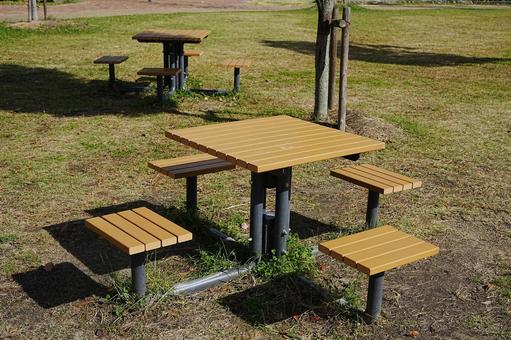 憩いのベンチの写真