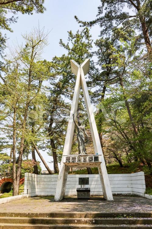 やすらぎの塔　日和山公園 やすらぎの塔,文学の散歩道,丘陵地の写真素材
