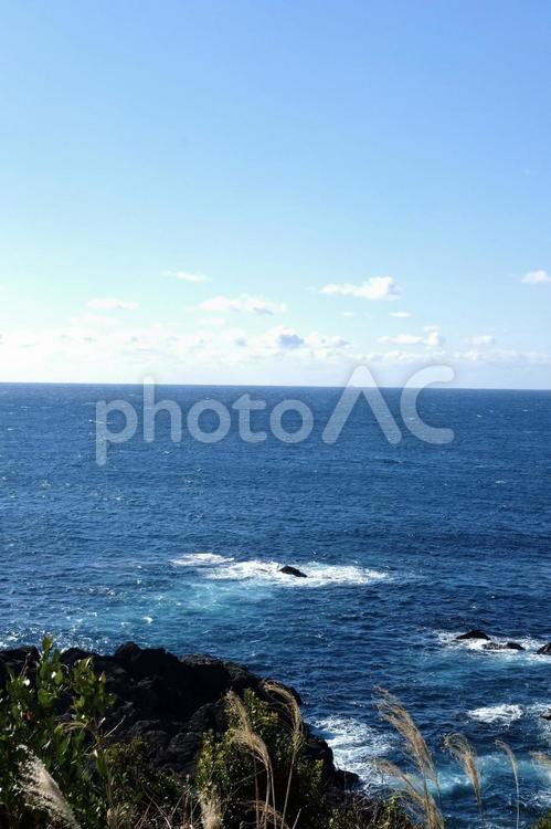 水平線が見える海 和歌山,串本,海の写真素材
