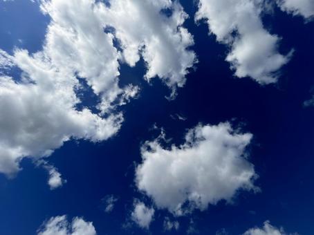 青い空と白い雲 青い空と白い雲の写真