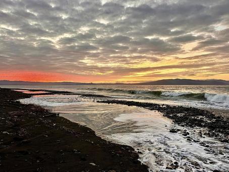 駿河湾と朝焼け 駿河湾と朝焼け 駿河湾,海,朝焼けの写真素材