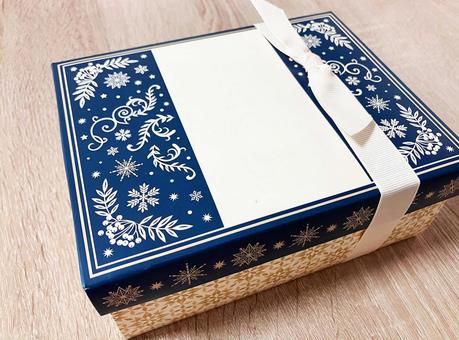 【プレゼント用】冬のギフトボックス　 ギフトボックス,プレゼント,贈答用の写真素材