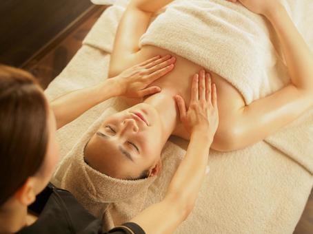 Esthetic relaxation aroma image, JPG Esthetic relaxation aroma image, beauty salon, décolleté, female, JPG
