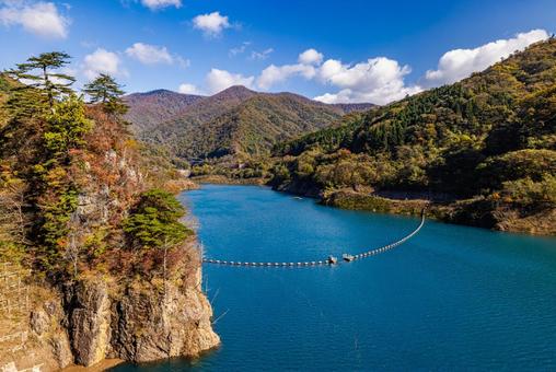 群馬県 奥四万湖の秋景色 群馬県 奥四万湖の秋景色の写真