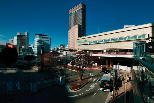 晴天のJR三ノ宮駅南口周辺のビル群 神戸,三宮駅,南口の写真素材