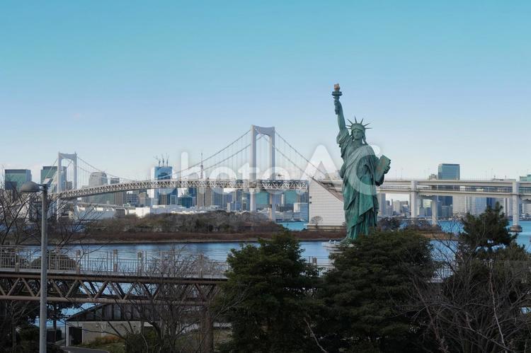 お台場風景6 お台場,レインボーブリッジ,自由の女神の写真素材