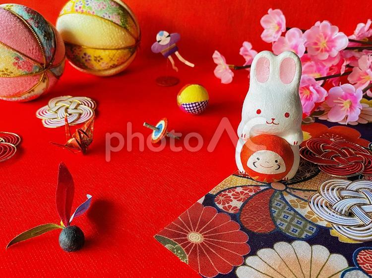 卯年の年賀状/だるま合格祈願 卯年,卯,2023の写真素材