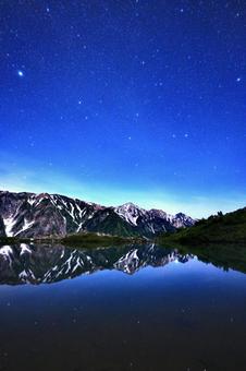 白馬三山とリフレクション 白馬三山とリフレクション 風景,空,自然の写真素材