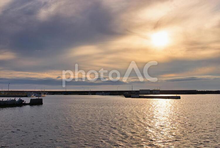北海道の夕焼け 夕焼け,空,オレンジの写真素材