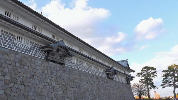 金沢城公園内の五十間長屋と菱櫓 五十間長屋,菱櫓,物見櫓の写真素材