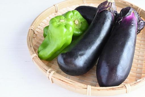 夏野菜(なす、ピーマン) 夏野菜(なす、ピーマン)の写真