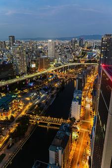 都市夜景 ステーションワン,淀屋橋,大阪の写真素材