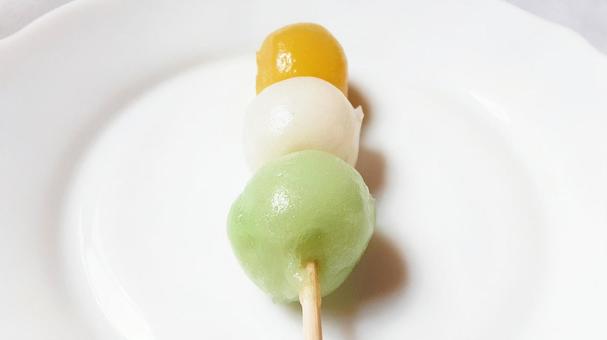 3色月見串団子・2 3色月見串団子・2 団子,和菓子,串団子の写真素材