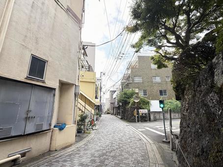 さんぽ道 道,町,空の写真素材