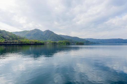 洞爺湖の美しいリフレクション 洞爺湖の美しいリフレクション 洞爺湖,北海道,リフレクションの写真素材