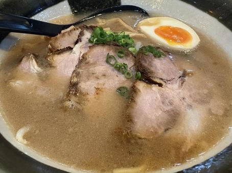 ラーメン シメの一杯 ラーメン シメの一杯の写真