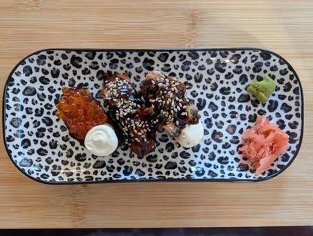 いくら・うなぎ 寿司,いくら,うなぎの写真素材