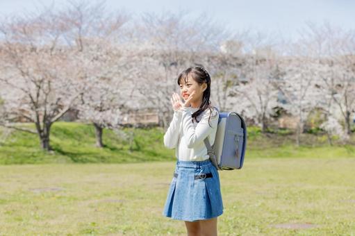 声援を送る小学生 声援を送る小学生の写真