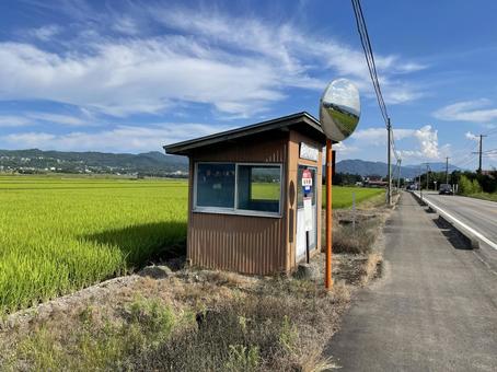 会津のバス停 会津のバス停 バス停,バス,乗り物の写真素材
