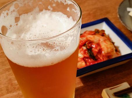 飲みかけのグラスビール1 飲みかけのグラスビール1 ビール,晩酌,一杯の写真素材
