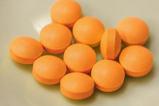 健康維持にサプリメント錠剤 健康維持にサプリメント錠剤 錠剤,薬,健康の写真素材