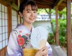 浴衣の彼女・縁側にて 女性,浴衣,夏の写真素材