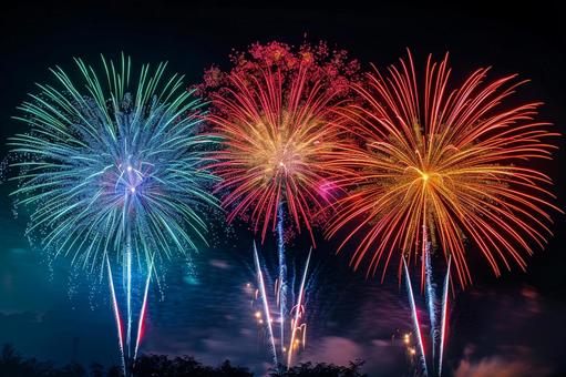 色とりどりの花火が輝く夏の夜 色とりどりの花火が輝く夏の夜の写真