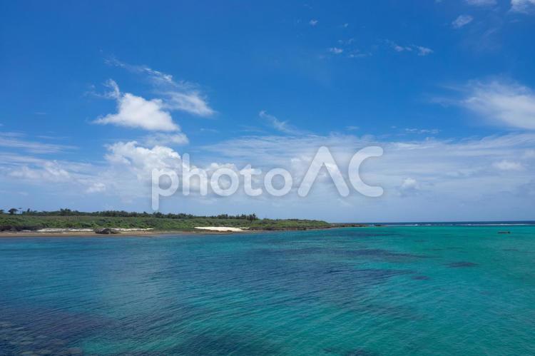 宮古島の青い海と空 宮古島,宮古ブルー,夏休みの写真素材